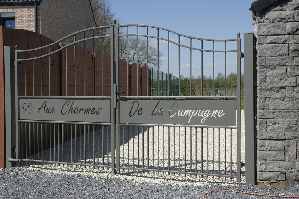 Aux Charmes De La Campagne Vila Hautrage Exterior foto
